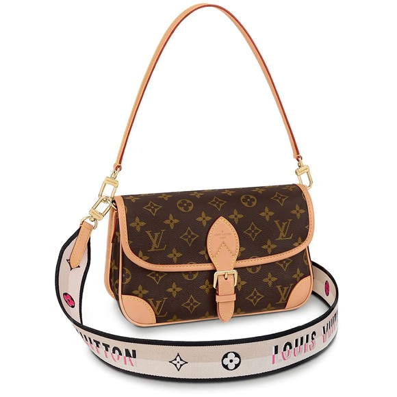 Monogram 👜 comes with 2 straps💖 - Picture 12 of 13